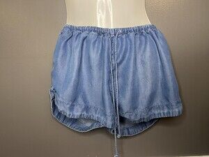 Mossimo Supply Co Shorts Womens Small Blue Chambray Lyocell Dolphin Hem Lounge